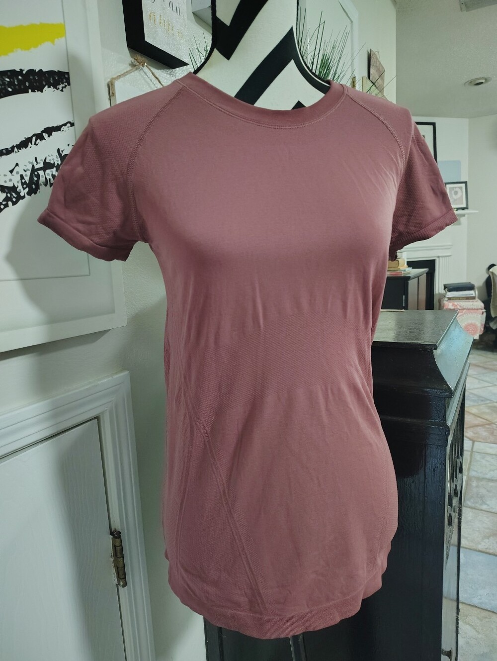 Athleta Momentum Tee Women's Medium Dusty Mauve Athletic Activewear Workout - Picture 3 of 7